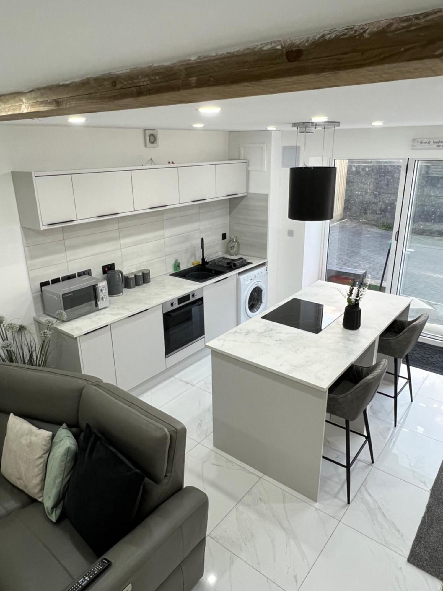 Vila Lewys Tai Bach Aberaman Exteriér fotografie